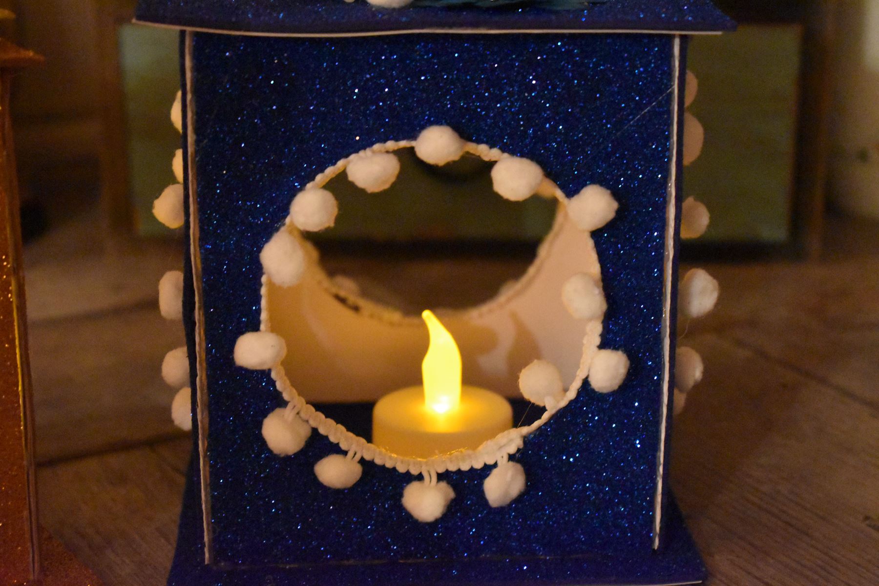 lanterne-Noel-mousse-pailleté-bougie-led-lumiere-douce-decoration-fait-main-diy